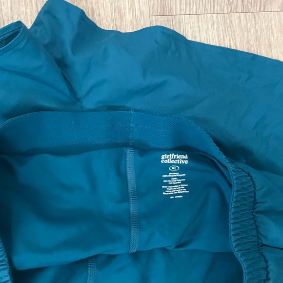 Girlfriend Collective Trail Short - Picture 3 of 3